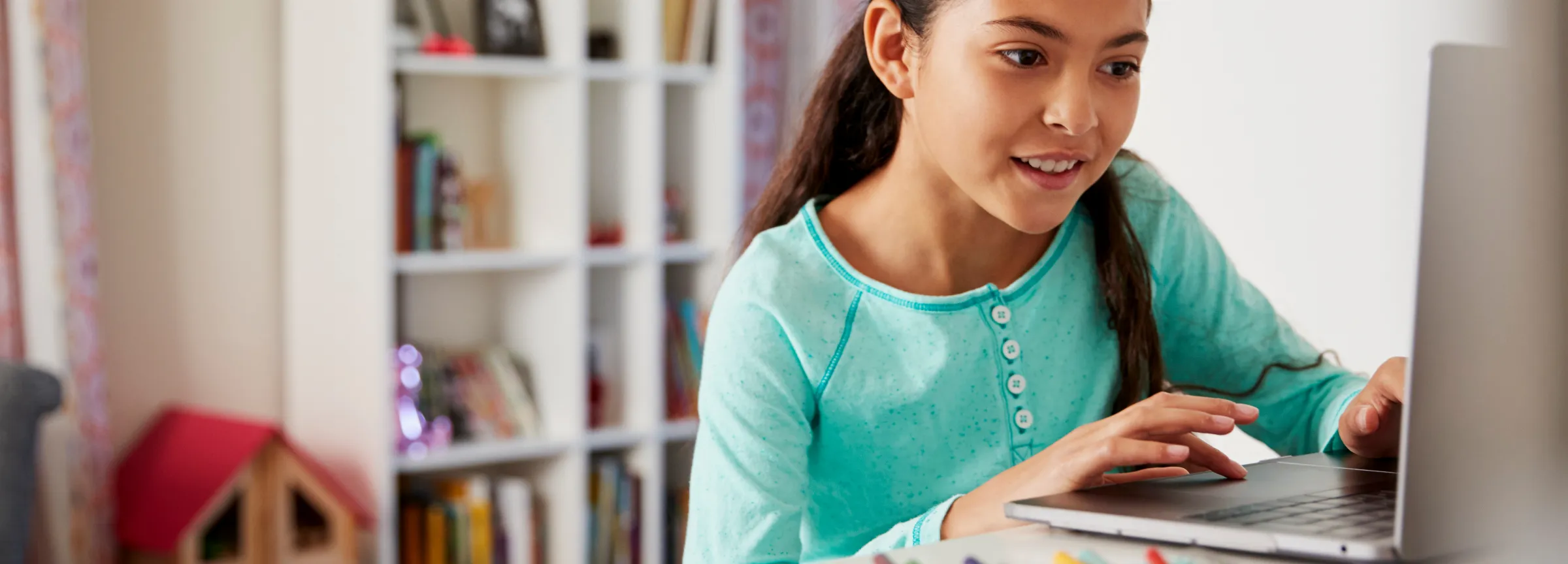 child using laptop